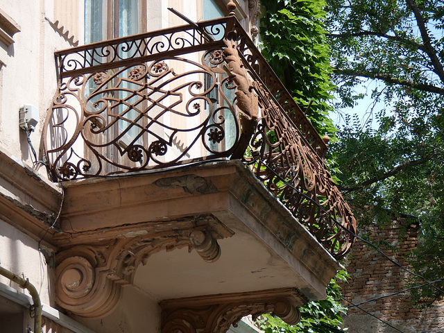 Braila- Rusty and Crusty Balcony