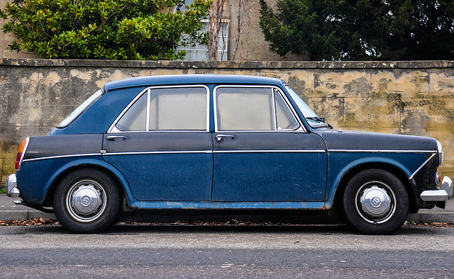 Wolseley 1100