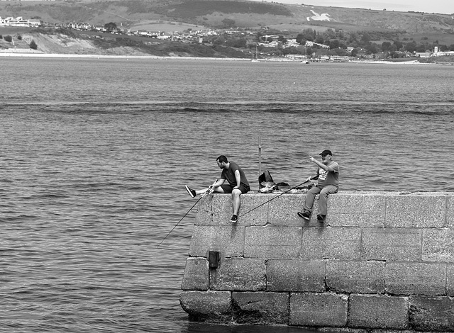 EOS 90D Peter Harriman 14 11 18 80 fishingStonePier dpp