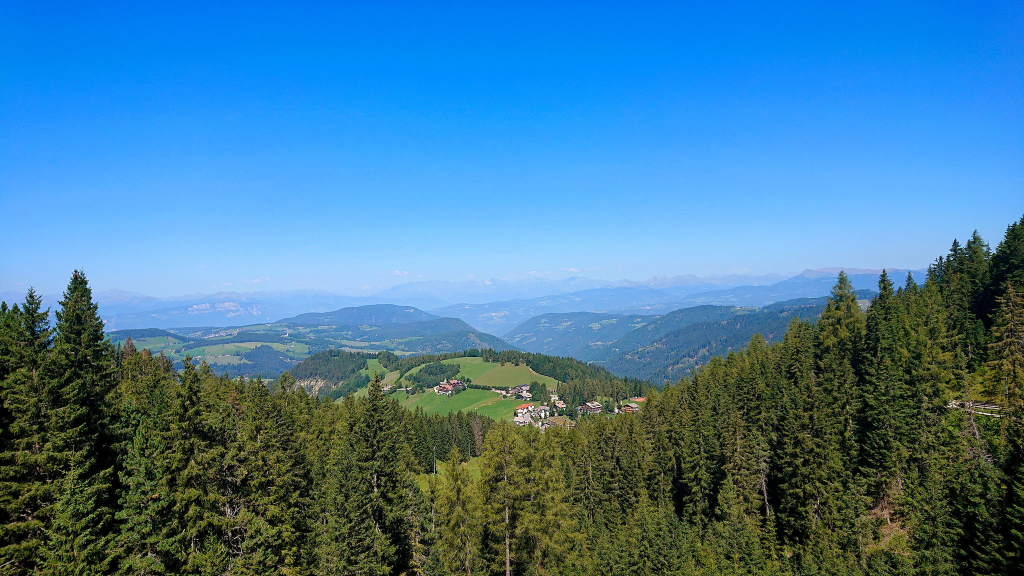 Blick auf Obereggen  und das Eggental