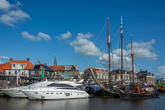 Schiffskontraste im Binnenhaven Lemmer