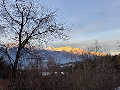 Wenn die Berge im Abendlicht aufleuchten und der Tag leise geht.... Wenn die Berge im Abendlicht aufleuchten und der Tag leise geht....