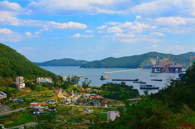 Okpo Bay and the DSME shipyard