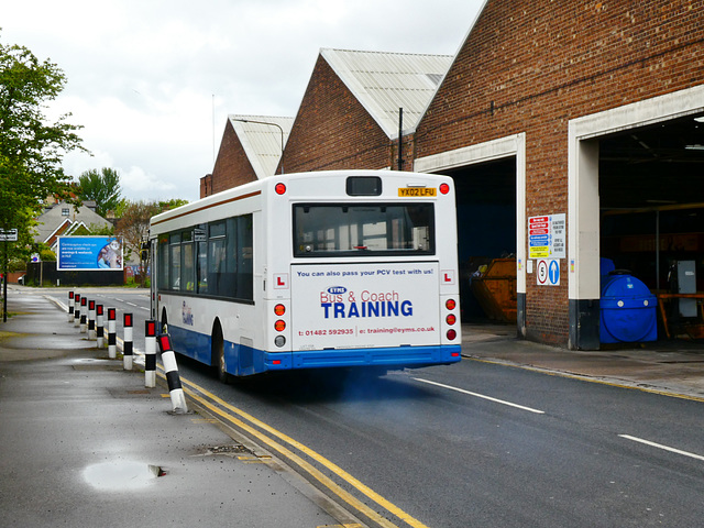 East Yorkshire 9919 (YX02 LFU) in Hull - 3 May 2019 (P1010551) East Yorkshire 9919 (YX02 LFU) in Hull - 3 May 2019 (P1010551)