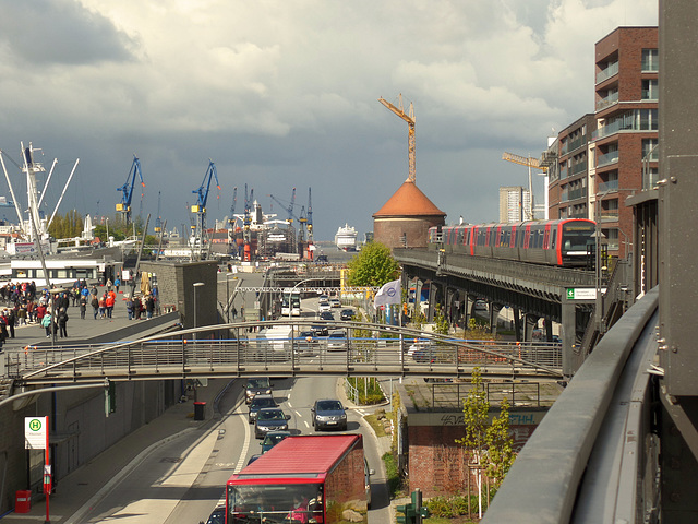 Hafenblick von der Station Baumwall