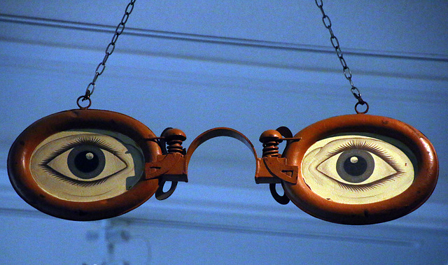 Enseigne d'opticien en tôle peinte - Musée Carnavalet