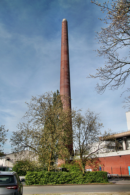 Schornstein der Firma Adagh Glass GmbH (Lünen-Altlünen) / 13.04.2024