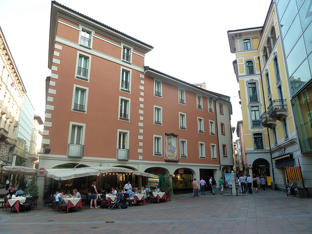 Piazza dal Alghieri Dante