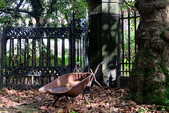 IMG 3354-001-Churchyard Wheelbarrow