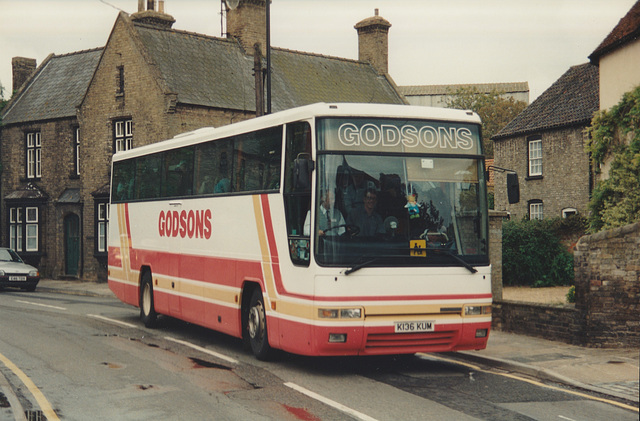 Godson’s Coaches K136 KUM in Mildenhall – 28 May 1995 (268-14)