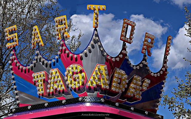 crown of a tagada' carousel