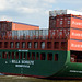 Hamburger Container auf der Elbe in Hamburg