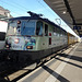 Die SBB Lokomotive Re 420 257-8  durchquert den Bahnhof Solothurn als Postzug