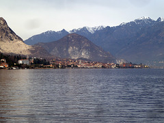 Baveno am Lago Maggiore, im Hintergrund der Steibruch von Pradena
