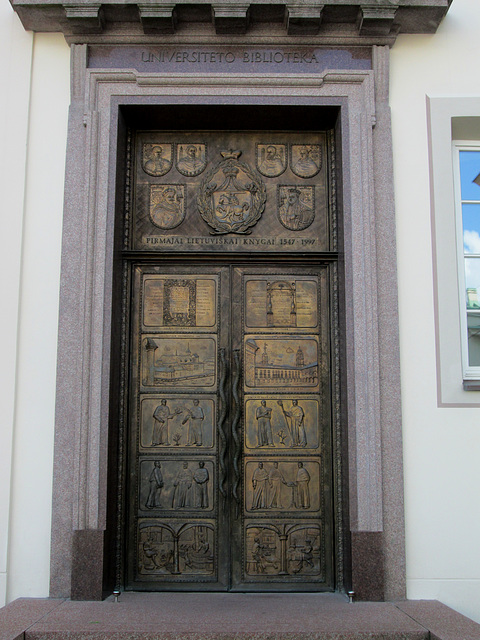 Door of the University's library.