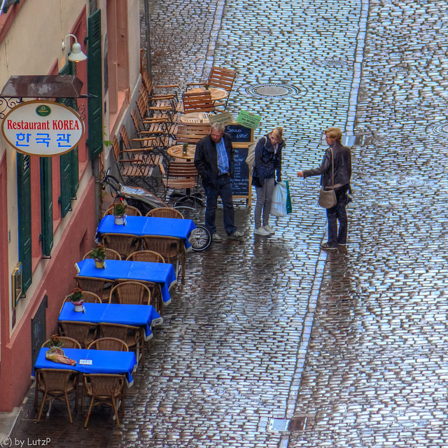 You really want to sit outside? / Wollt ihr wirklich draußen sitzen?