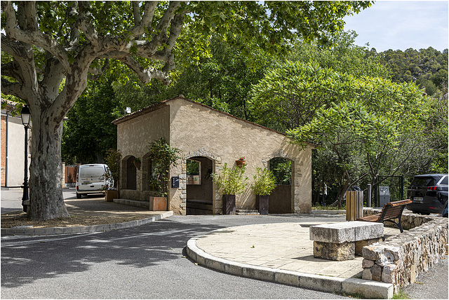 Le lavoir de Villecroze - Der Waschplatz von Villecroze - The wash-house at Villecroze