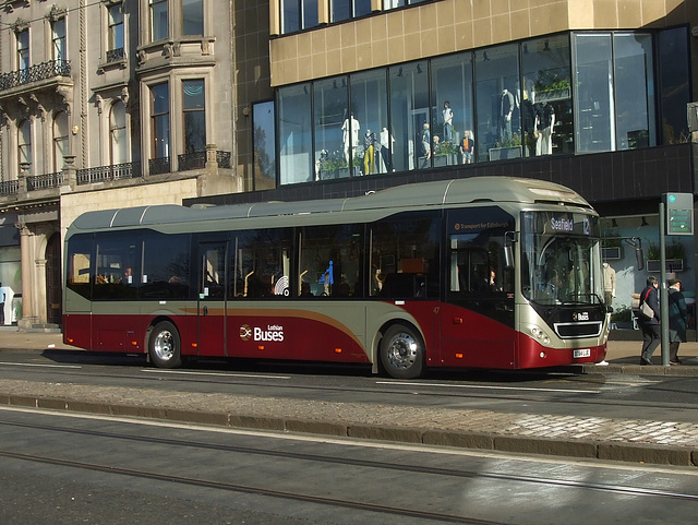 DSCF7016 Lothian Buses 47 (BT64 LJE) in Princes Street, Edinburgh - 6 May 2017