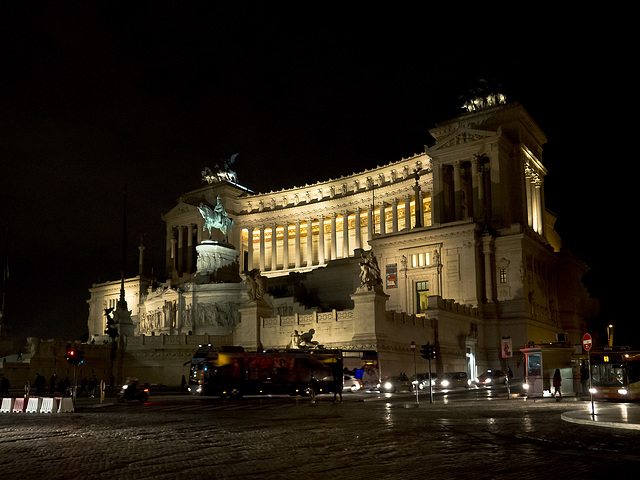 Roman night - Lights and shadows on the Vittoriano (Altar of the Fatherland)
