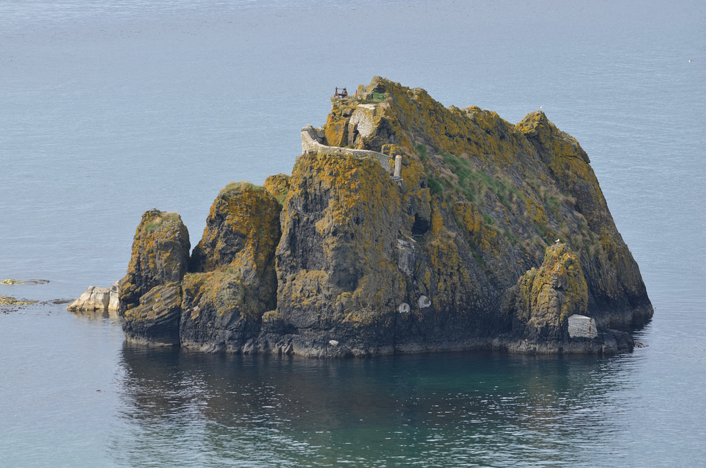 Cnoc Sochaí Coast, Stackaboy Island with Old Mines