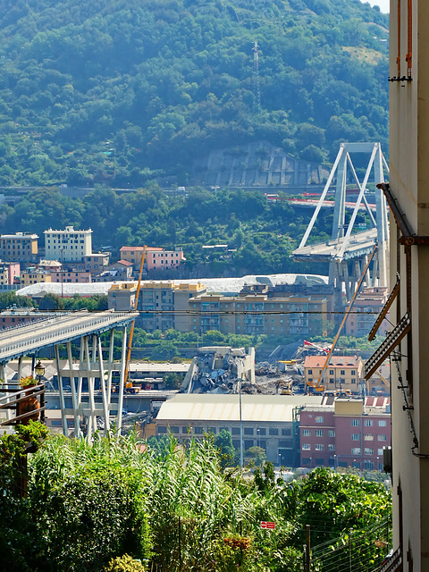 Vista sul ponte spezzato