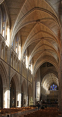 Southwark Cathedral nave from the south east 12 12 2018