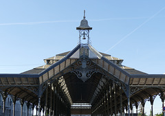 Pavillon Baltard et Art Nouveau.