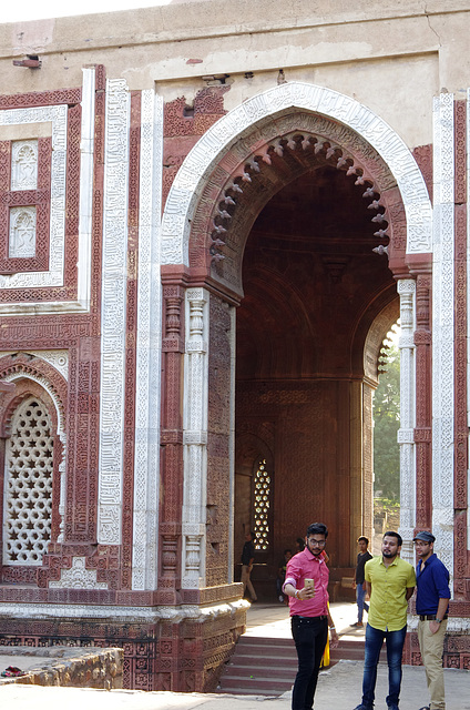 Alai Darwaza