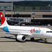 Kurz vor dem Andocken am Terminal B in Zürich-Kloten,  Airbus A320-200 HB-JOK der Fluggesellschaft "chair"