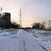 Verschneiter Weg am HKM-Gelände (Duisburg-Hüttenheim) / 20.01.2024