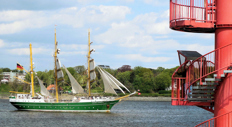 Leuchtfeuer an der Elbe