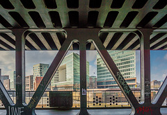 Unter der Oberhafenbrücke