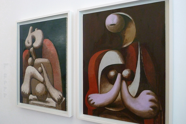 "Femme assise dans un fauteuil rouge" et "Femme au fauteuil rouge" (1932)