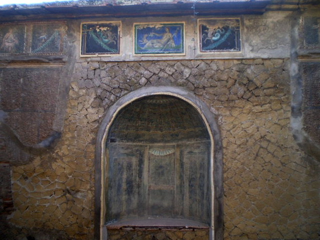 Rear wall of the nymphaeum.