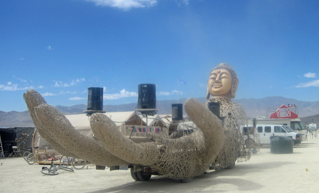 Buddha Art Car (6986)