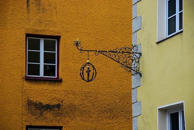 Zunftzeichen am Nasenschild