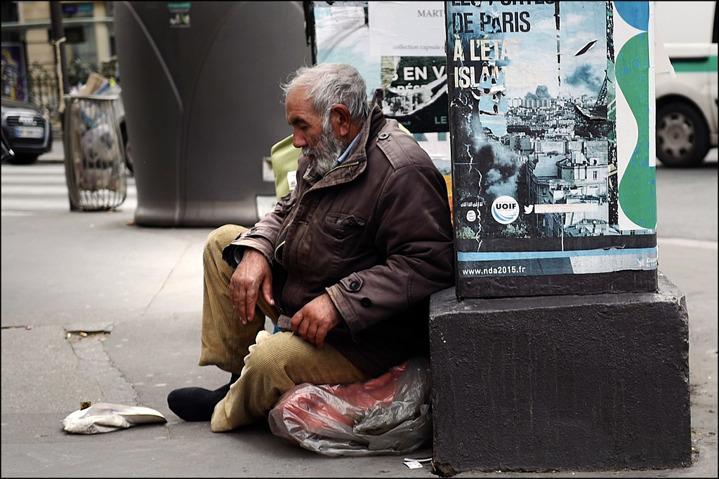 Paris, Solitaire