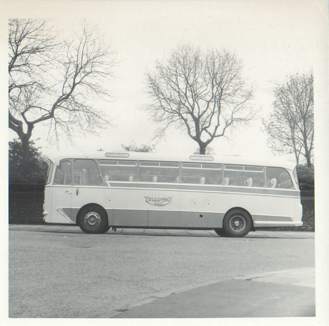 Yelloway YDK 585 (Photo by Eric Fielding)