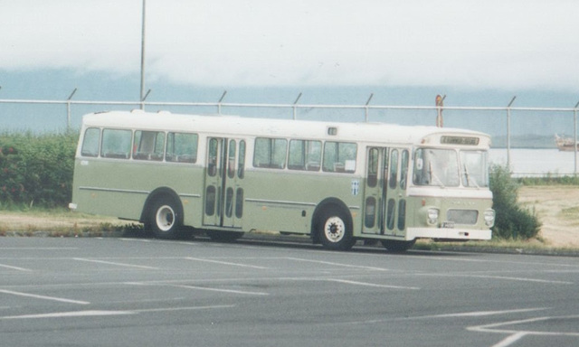 At the Strætó garage in Reykjavík R14194 - 28 July 2002 (496-15A)