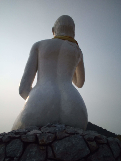 Les fesses blanches de la Dame blanche / The Lady in white's white bum