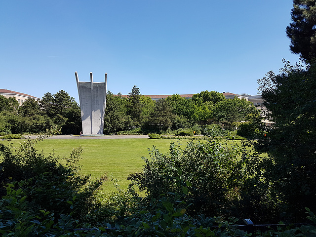 Berlin - Platz der Luftbrücke