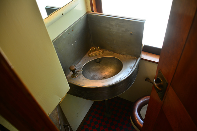 Canada 2016 – Halton County Radial Railway – Washbasin in London & Port Stanley Railway № 8