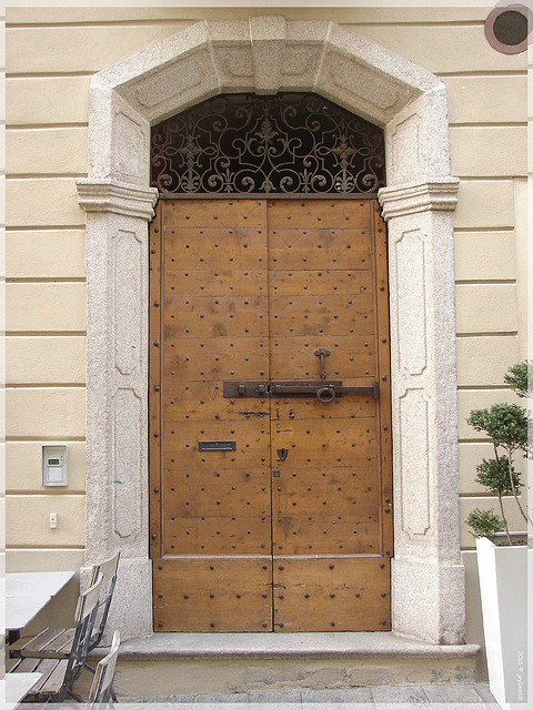 Historical door in Cannobio ➁