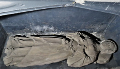 west lavington church, wilts c15 tomb effigy (2)