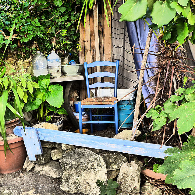 Happy Cheery Chairy Saturday!