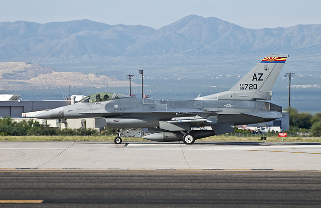 General Dynamics F-16C Fighting Falcon 90-0720