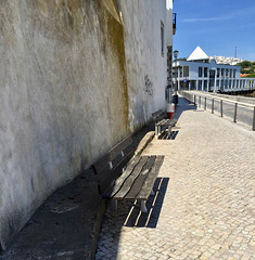 Seat for three, Rua dos Pelames, Tavira (2015)