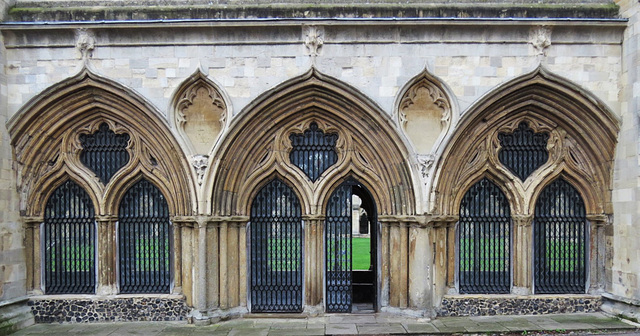 norwich cathedral cloister