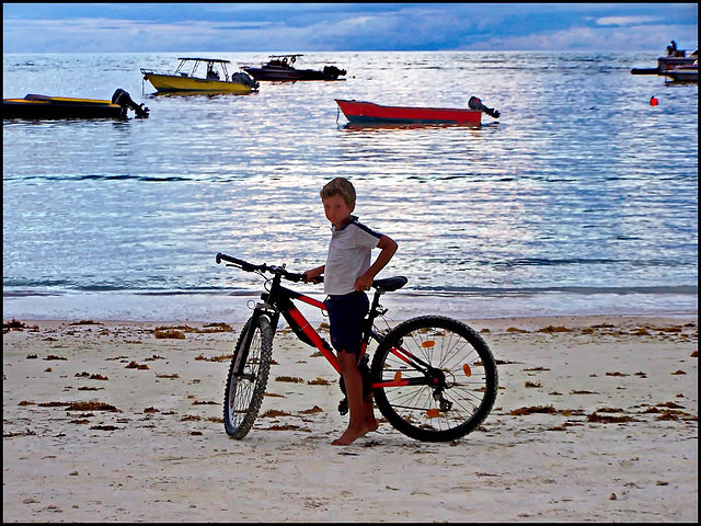Seychelles : sabbia compatta ottima per la bici