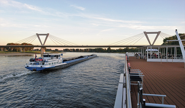 Flughafenbrücke